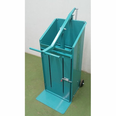 中古手動圧縮減容梱包機(ハンドル/キャスター付)／品番　M4260RP-100M 問い合わせ番号　Z-01075-8